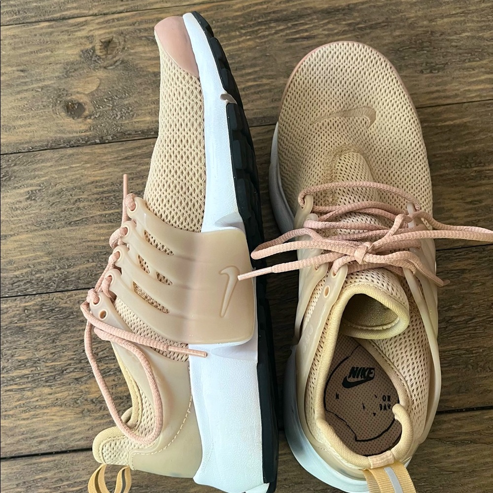 Nike tennis shoes, size 8